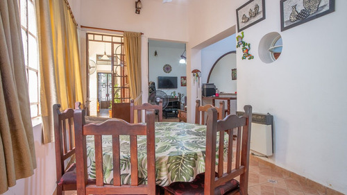 Venta Casa De 2 Plantas 4 Dormitorios En Arroyito