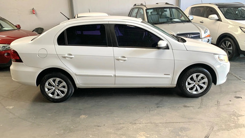 Volkswagen Voyage 1.0 MI 8V FLEX 4P MANUAL