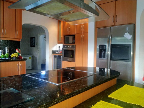 Casa Acogedora De Dos Niveles Urb Picott San Antonio De Los Altos