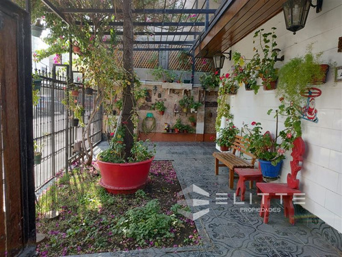 Vendo Gran Casa En Ñuñoa, Posibilidad Giro Comercial