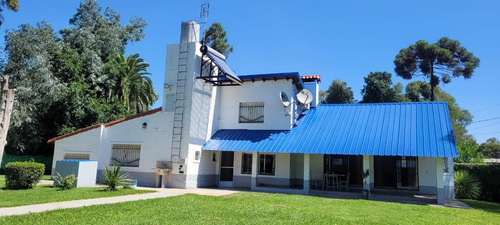 Casa En Venta - 4 Dormitorios 3 Baños - Cocheras - 2.700mts2 - Virrey Del Pino, La Matanza