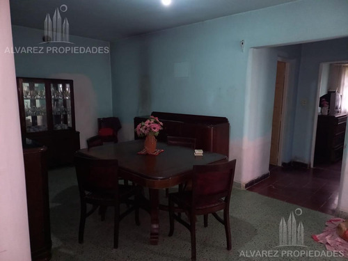 Imagen 10 de 27 de Casa - Francisco Alvarez 4 Ambientes