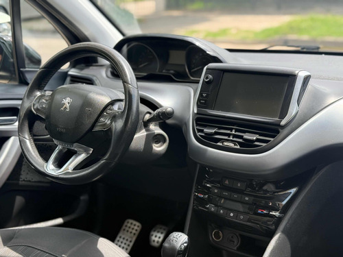 Peugeot 208 1.6 Feline
