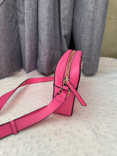 Bolsa Guess Original Crossbody Fucsia Lisa Oro Fucsia