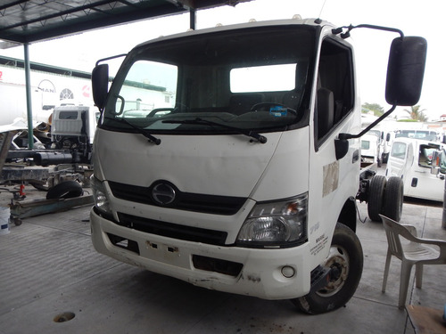 Hino 300 514 616 ( Por Partes)