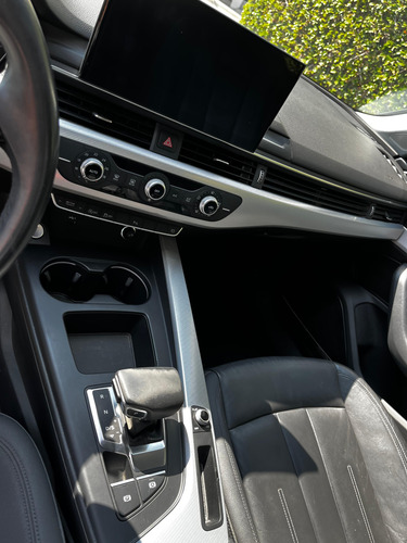 Audi A4 2.0 T Select 190hp Dsg