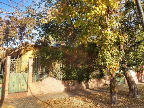 Imagen 4 de 30 de Venta Casa 3 Dormitorios C/jardin - B° Saladillo