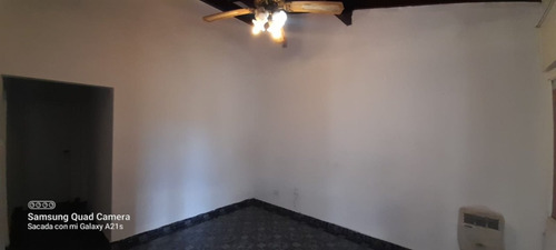 Casa En Venta Luis Guillon !! Oportunidad