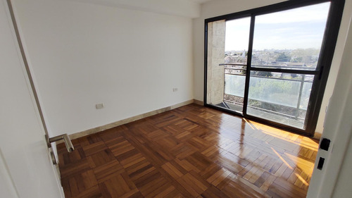Departamento Moderno 2 Ambientes Con 2 Baños En Moron En Venta