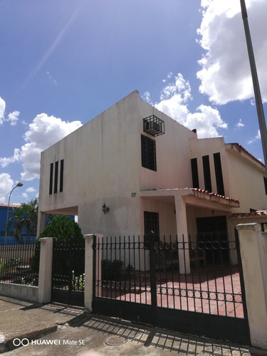 Imagen 1 de 14 de Vendo Town House En La Urbanización Agua Clara. Anaco