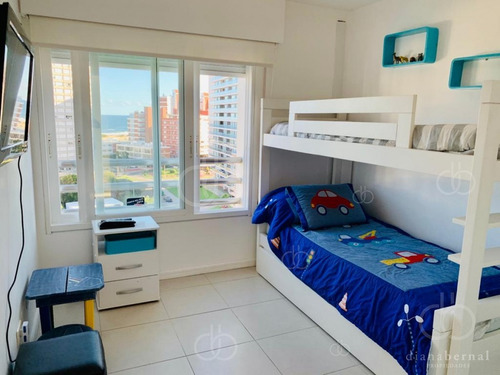 Imagen 11 de 17 de Apartamento De 3 Dormitorios Y Parrillero Propio En Punta Del Este- Ref: 54496