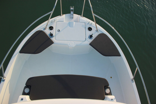 Lancha Beneteau Barracuda 8 Diseñada Para Pescar