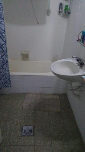Imagen 11 de 12 de Local En Esquina Con Vivienda De 3 Ambientes, 3 Baños, Toilette,7 Despachos.