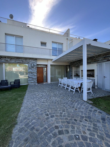 Casa En Venta En Grand Bell