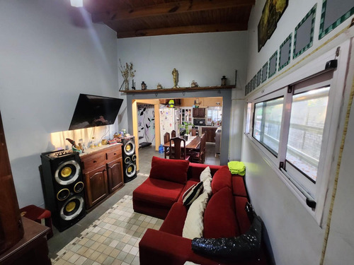 Casa En Venta - 3 Dormitorios 1 Baño - Cochera - 315mts2 - Ensenada