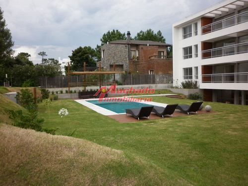Imagen 14 de 17 de Apartamento En Venta De Dos Dormitorios En Punta Del Este