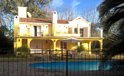 Casa En Salta. Pileta, Jardín, Cochera, Vista A Las Montañas. A 15' Del Centro