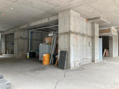 Local Comercial En Arriendo En Edificio Plaza Bucarest