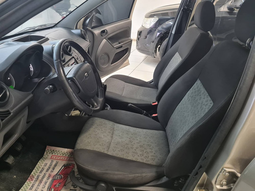 Imagem 8 de 9 de Ford Fiesta 1.0 Mpi Sedan 8v Flex 4p Manual