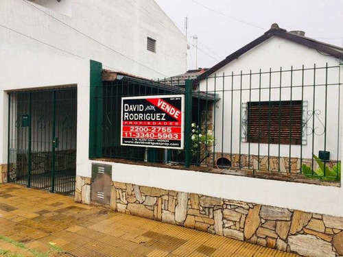 Imagen 2 de 13 de Chalet Ph De 3 Ambientes C/ Cochera En Venta - Moron Sur