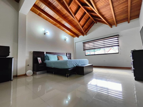 Imagen 8 de 21 de As Hermosa Casa En Urbanización Villa Eugenia As