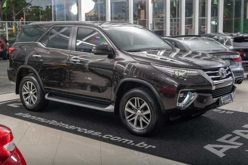 Imagem 3 de 15 de Toyota Hilux Sw4 Sr-x 2.8tdi 177cv 4x4 7lug. Aut./2019