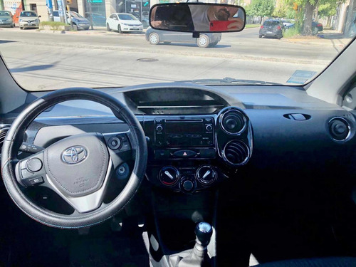 Toyota Etios 1.5 Sedan Xs 2017