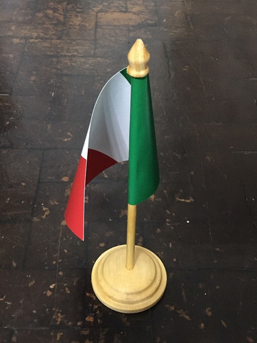 Imagem 2 de 2 de Bandeira De Mesa Da Itália