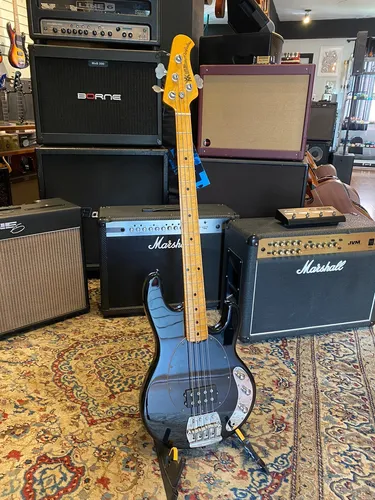Contrabaixo Music Man Classic Stingray 2 Eq - Semi Novo Contrabaixo Music Man Classic Stingray 2 Eq - Semi Novo