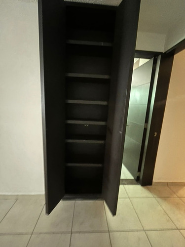 Departamento En Último Piso Sobre Eje Central