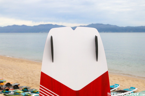 Imagen 5 de 8 de Tabla Kitesurf Cabrinha Spectrum 2020 + Straps H1 Completa