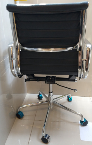Sillón Aluminum Bajo Ejecutivo Oficina Premium Original Negro Cuero Sintético