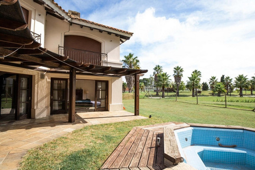 Alquiler De Casas De 4 Dormitorios En Cumbres De Carrasco. Barrio Privado