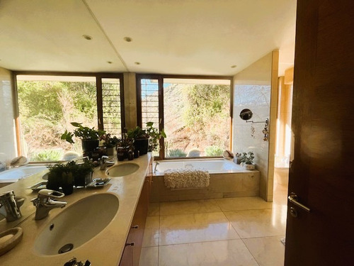 Venta, Impecable, Vistas Despejadas, Tres Dormitorios.