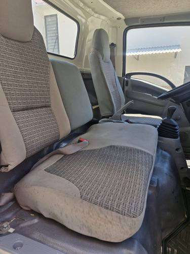 Isuzu Elf 400 Modelo 2013