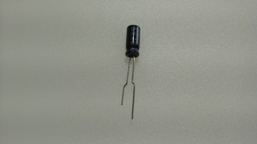 Imagem 5 de 5 de Capacitor Eletrolítico Epcos 10uf 63v 85°c Pacote Com 10un