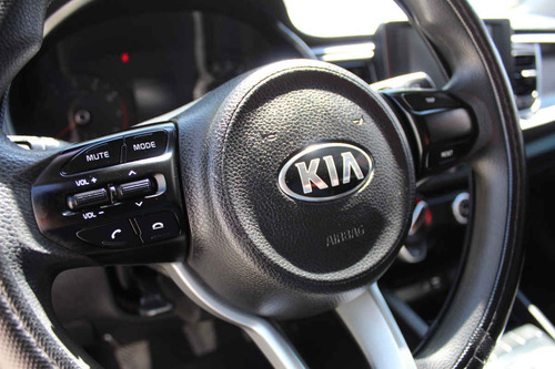 Imagen 13 de 15 de Kia Kia Rio Sedan 2019 4p Lx, 1.6 L Mpi Tm6, Ve, Ba, Bl, Ra