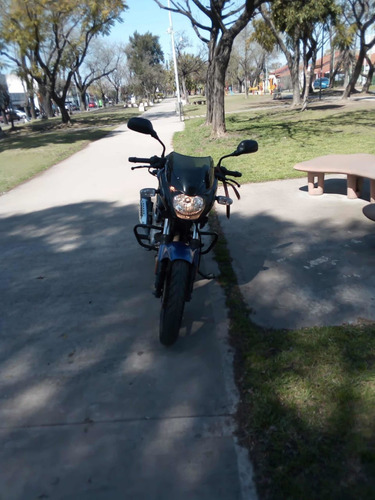 Imagen 3 de 3 de Bajaj Rouser 180