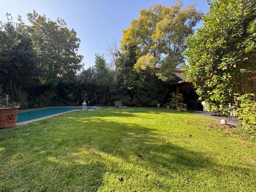 Impecable Venta Los Castaños A Pasos Colegió Newland