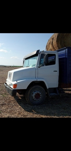 Mercedes Benz 1620. Cabina Simple