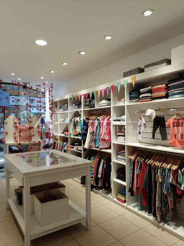 Imagen 3 de 9 de Fondo De Comercio En Venta - Bariloche - Indumentaria Y Accesorios De Bebés Y Niños