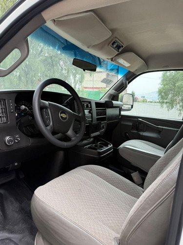 Chevrolet Express 6.0ls C 15 Pas At