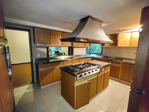 Casa En Venta En Provenza. Cod V2311