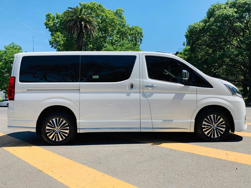 Imagen 5 de 16 de Toyota Hiace 2022 2.8 Tdi Wagon 6at 10a