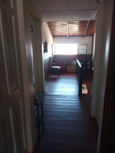 Gran Casa De 2 Pisos Con Patente De Hostal