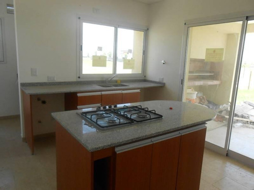 Imagen 8 de 17 de Casa En Venta En Barrio Acasias - Maroto Propiedades