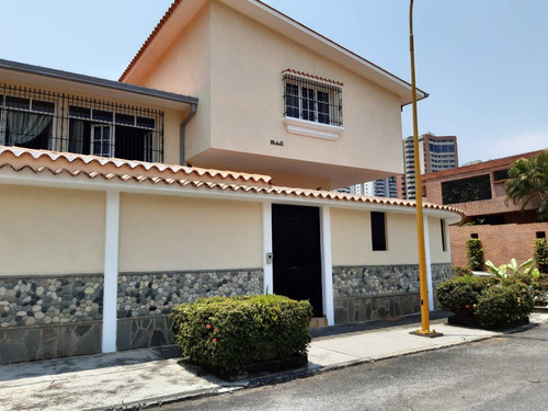 En Venta Hermosa Casa-quinta Ubicada En Las Chimeneas C-234340  H.h