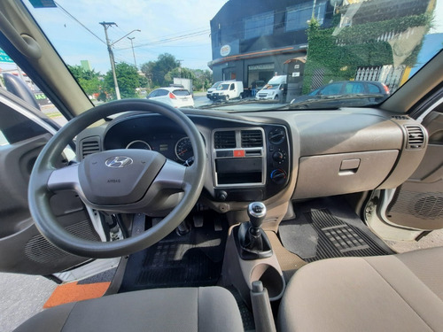 Imagem 8 de 9 de Hyundai Hr Baú 2018