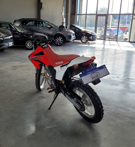 Imagen 7 de 17 de Impecable Honda Tornado Xr 250 Año 2017 Con Solo 13.000 Km