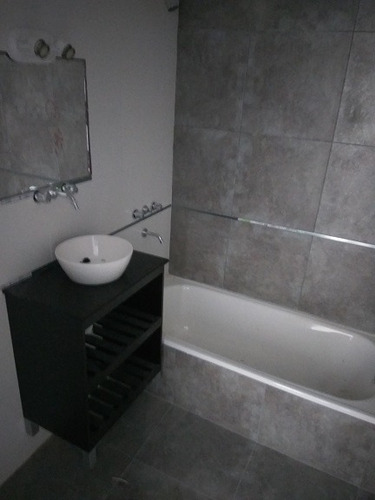 Imagen 3 de 10 de Alquiler De Departamento 1 Ambiente Sáenz Peña / Cochera